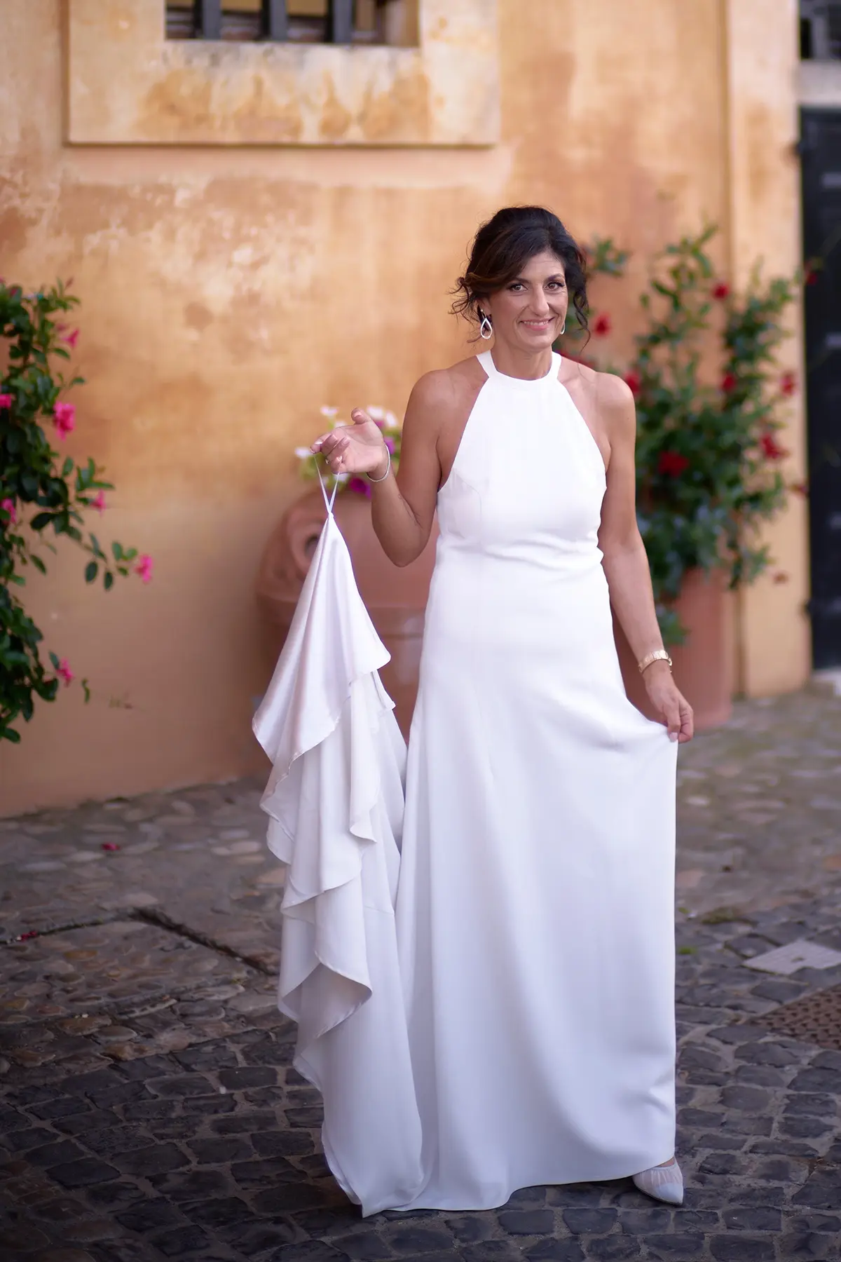 Abito da sposa in cadi con scollo all'americana e schiena nuda