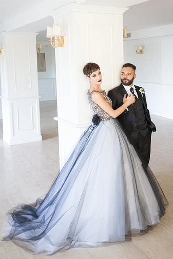Abito da sposa nero unconventional in pizzo e tulle stile principessa