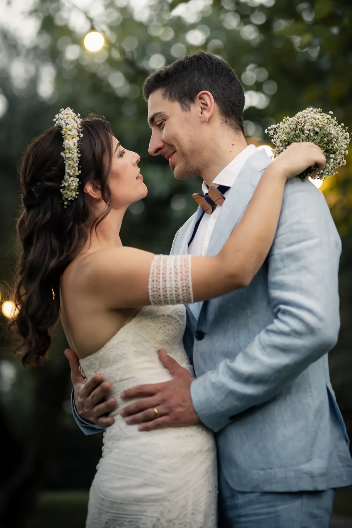 Vestito sposa a sirena boho in macramè e tonalità cipria